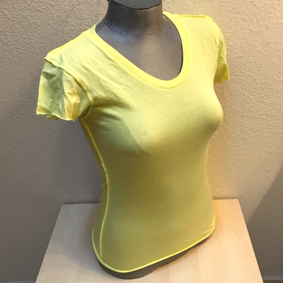 Alternative Vintage Soft Tops - Alternative Soft. Short Sleeve Scoop Neck T-Shirt. Bodycon. Stretchy. Medium.